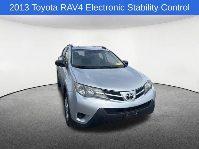 Thumbnail: 2013 Toyota RAV4 - 17