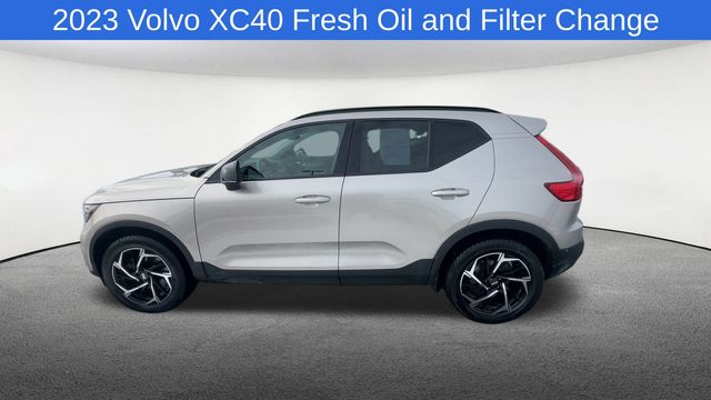 Thumbnail: 2023 Volvo XC40 - 5