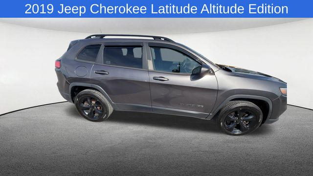 Thumbnail: 2019 Jeep Cherokee - 9