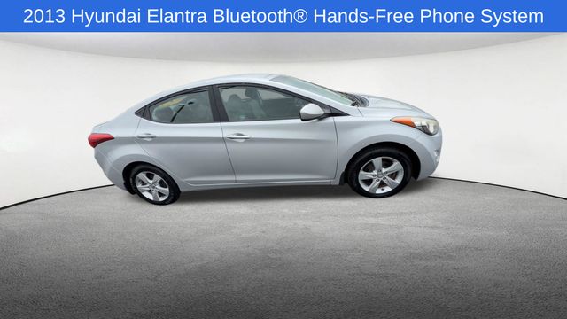 Thumbnail: 2013 Hyundai Elantra - 10