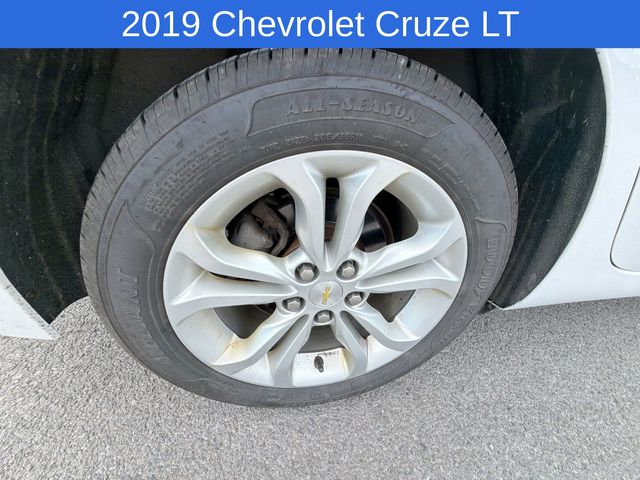 Thumbnail: 2019 Chevrolet Cruze - 9
