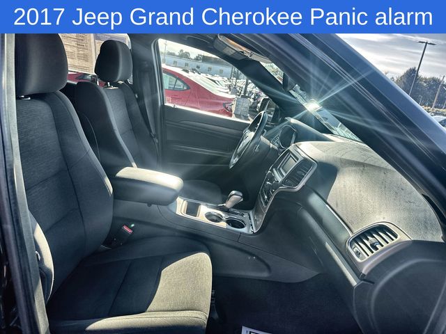 Thumbnail: 2017 Jeep Grand Cherokee - 24