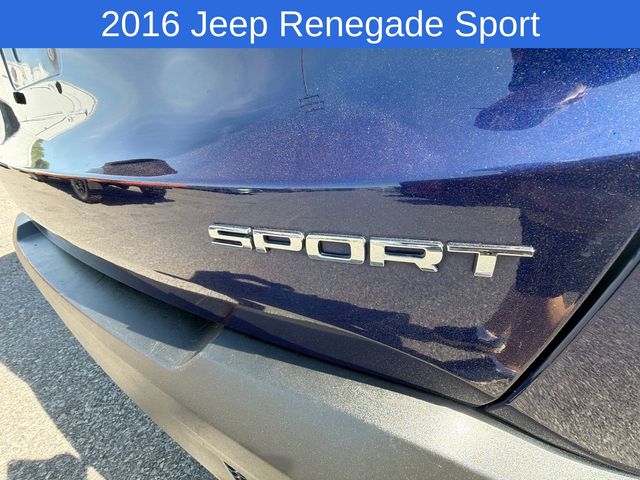 Thumbnail: 2016 Jeep Renegade - 9