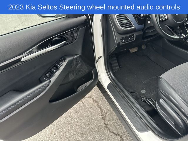 Thumbnail: 2023 Kia Seltos - 12