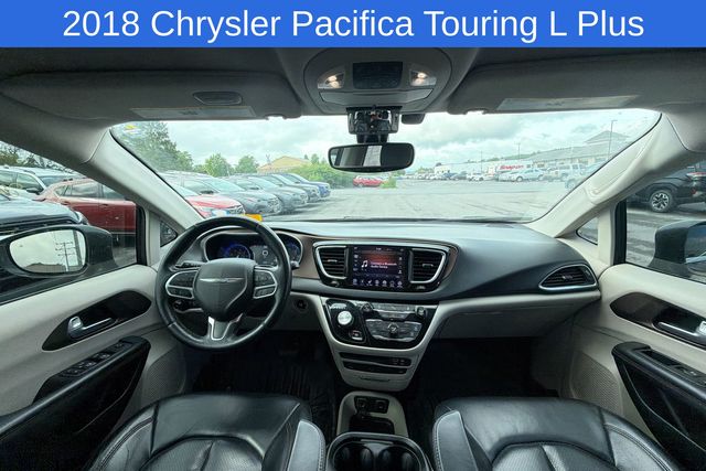 Thumbnail: 2018 Chrysler Pacifica - 11