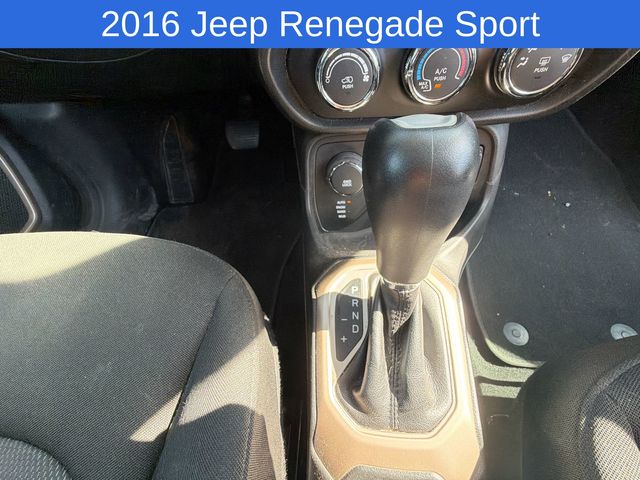 Thumbnail: 2016 Jeep Renegade - 18