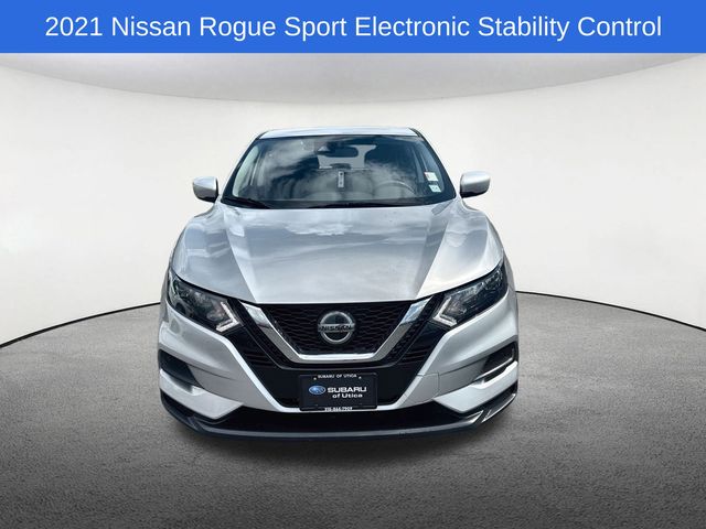 Thumbnail: 2021 Nissan Rogue Sport - 16