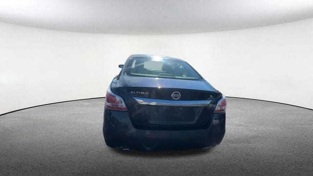 Thumbnail: 2015 Nissan Altima - 8