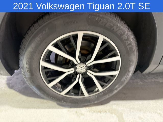 Thumbnail: 2021 Volkswagen Tiguan - 17