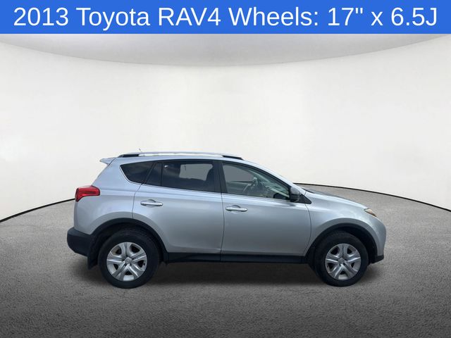 Thumbnail: 2013 Toyota RAV4 - 23