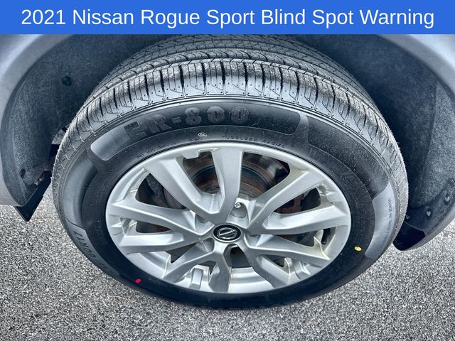 Thumbnail: 2021 Nissan Rogue Sport - 18