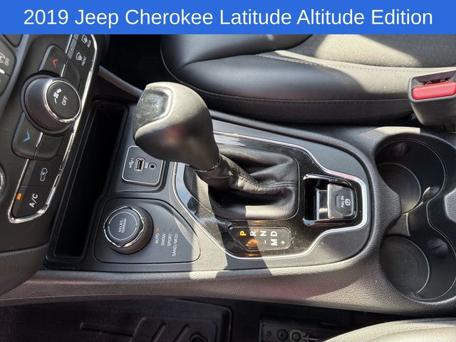 Thumbnail: 2019 Jeep Cherokee - 26