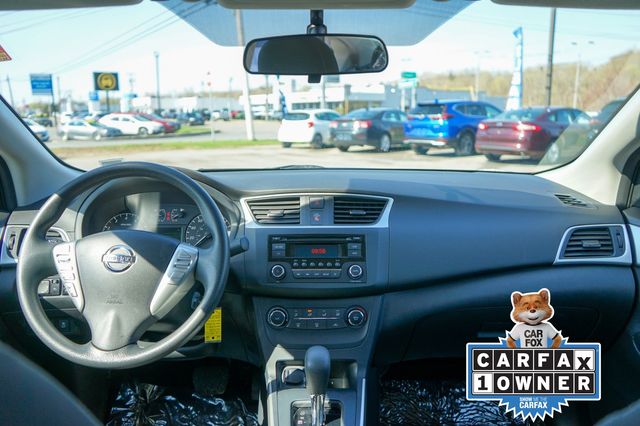 2016 Nissan Sentra S 32