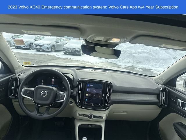 Thumbnail: 2023 Volvo XC40 - 19