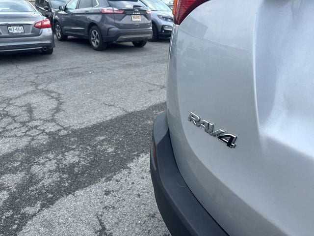 Thumbnail: 2013 Toyota RAV4 - 25