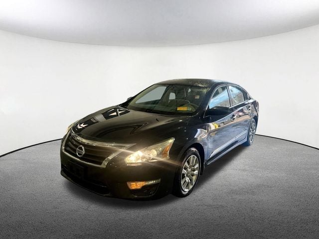2015 Nissan Altima S -
                  Yorkville, NY