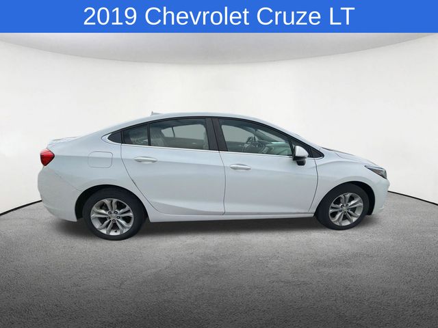 Thumbnail: 2019 Chevrolet Cruze - 19