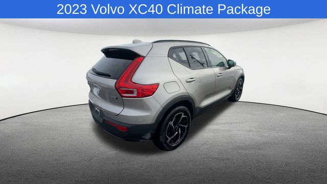 Thumbnail: 2023 Volvo XC40 - 8