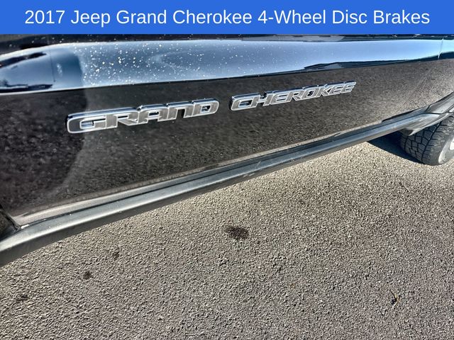 Thumbnail: 2017 Jeep Grand Cherokee - 17