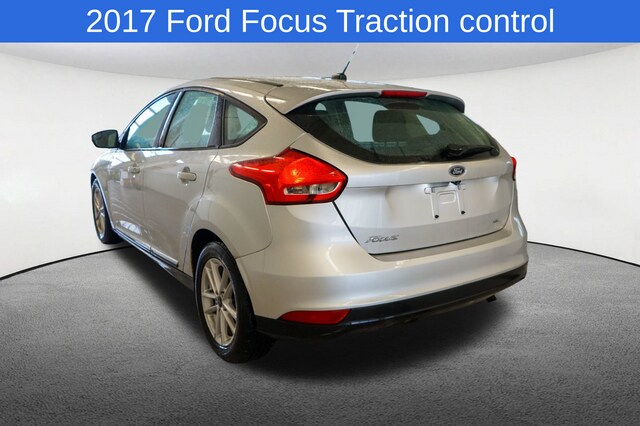 2017 Ford Focus SE 11