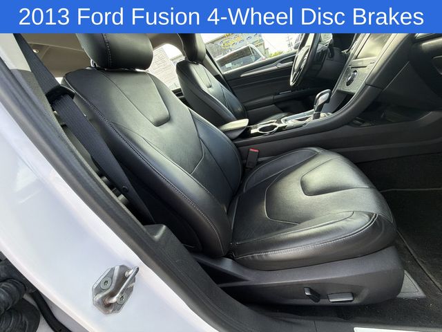 Thumbnail: 2013 Ford Fusion - 16