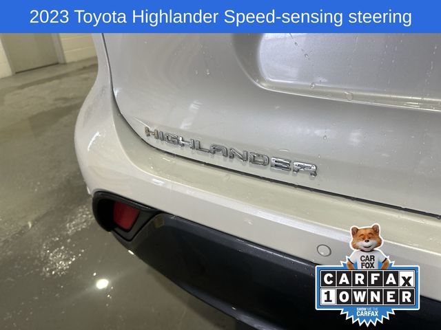 Thumbnail: 2023 Toyota Highlander - 16