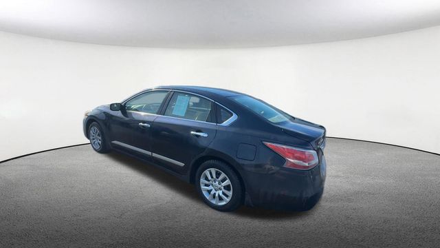 Thumbnail: 2015 Nissan Altima - 7