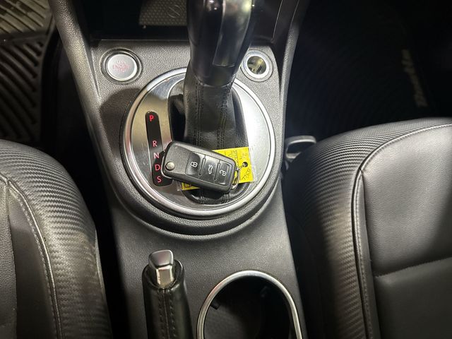 Thumbnail: 2012 Volkswagen Beetle - 28