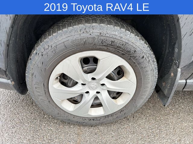 Thumbnail: 2019 Toyota RAV4 - 14