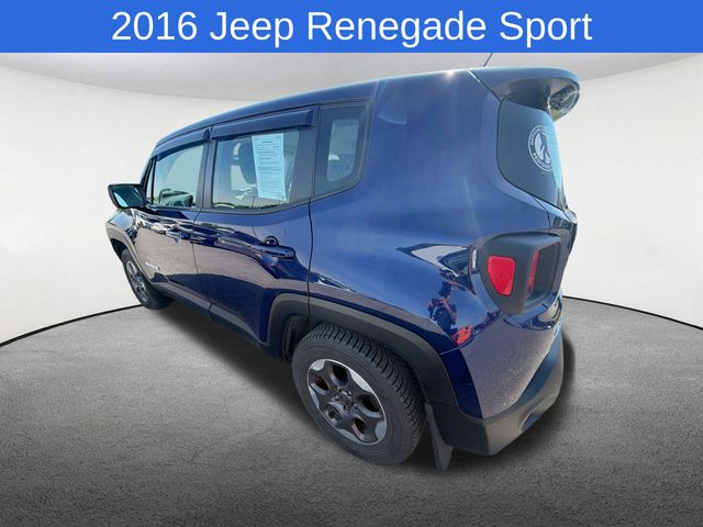 Thumbnail: 2016 Jeep Renegade - 3