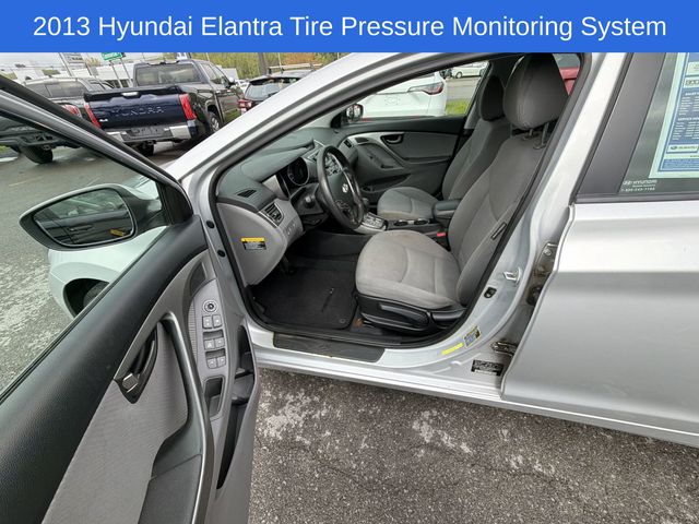 Thumbnail: 2013 Hyundai Elantra - 12