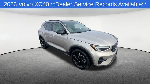 Thumbnail: 2023 Volvo XC40 - 2