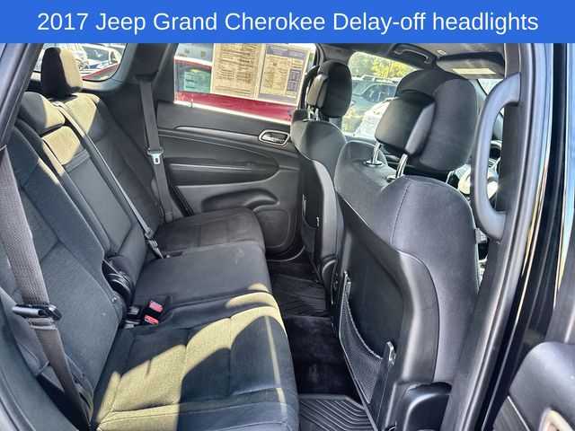 Thumbnail: 2017 Jeep Grand Cherokee - 23