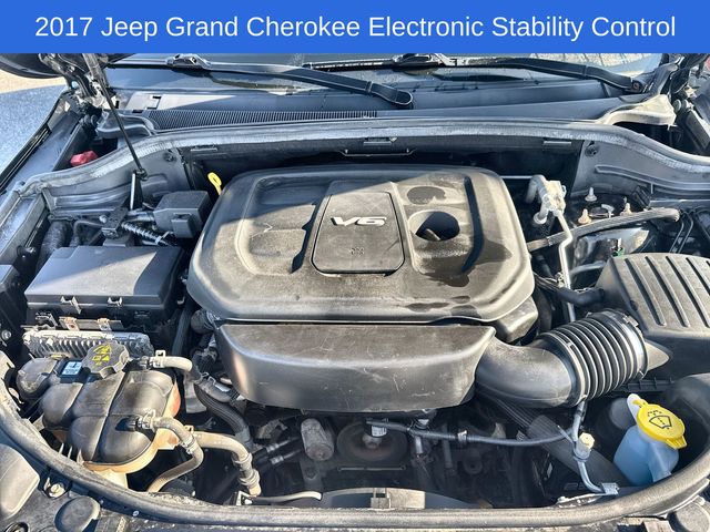 Thumbnail: 2017 Jeep Grand Cherokee - 19