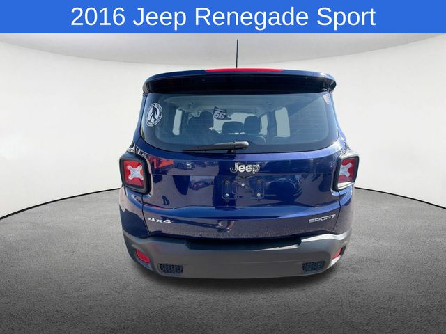 Thumbnail: 2016 Jeep Renegade - 5