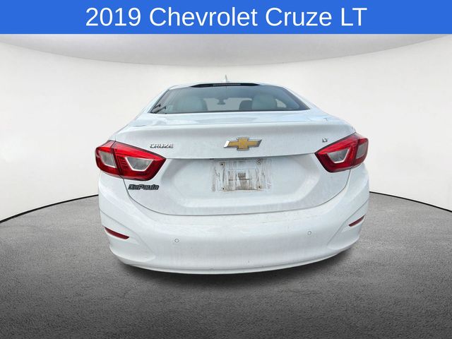 Thumbnail: 2019 Chevrolet Cruze - 6