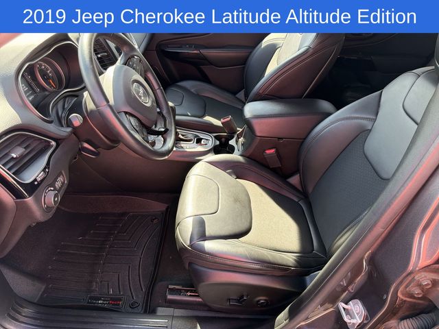 Thumbnail: 2019 Jeep Cherokee - 20