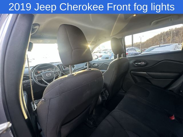 Thumbnail: 2019 Jeep Cherokee - 22