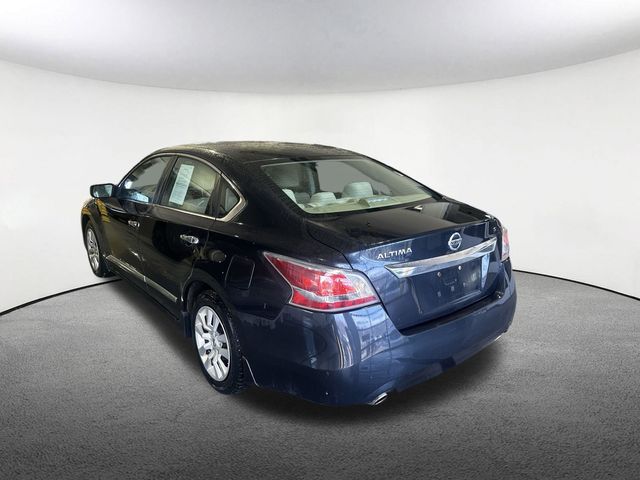 Thumbnail: 2015 Nissan Altima - 21