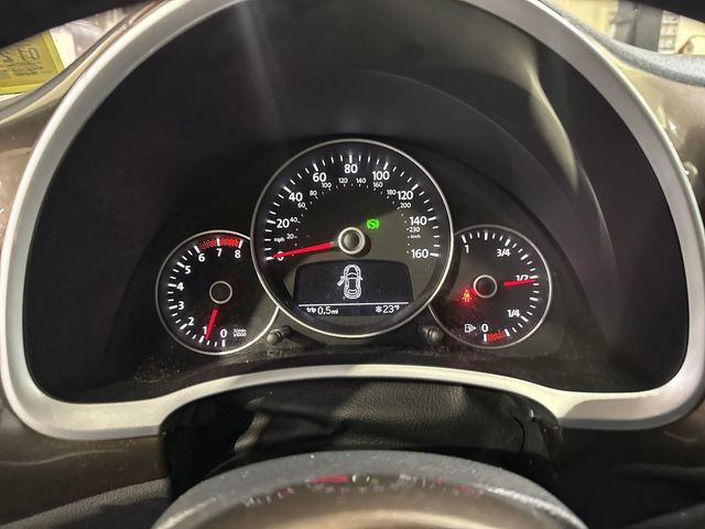 Thumbnail: 2012 Volkswagen Beetle - 25