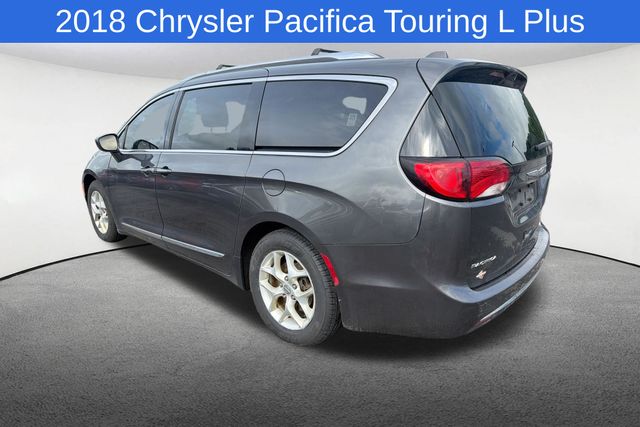 Thumbnail: 2018 Chrysler Pacifica - 4