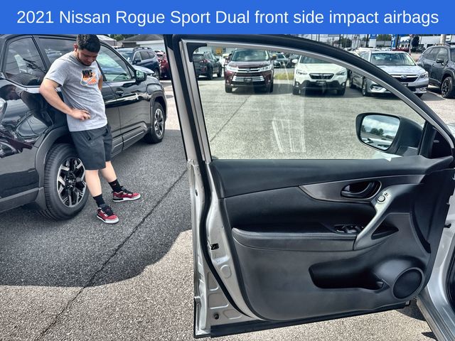 Thumbnail: 2021 Nissan Rogue Sport - 12