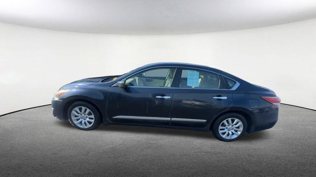 Thumbnail: 2015 Nissan Altima - 6