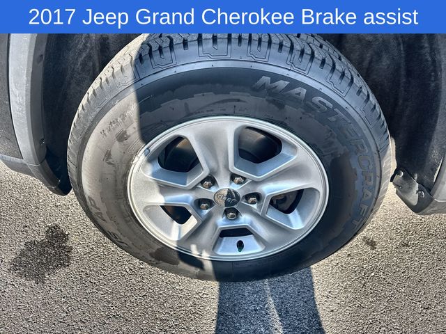 Thumbnail: 2017 Jeep Grand Cherokee - 18