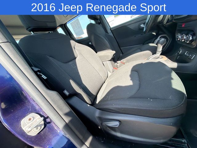 Thumbnail: 2016 Jeep Renegade - 15