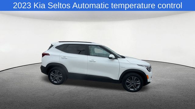 Thumbnail: 2023 Kia Seltos - 10