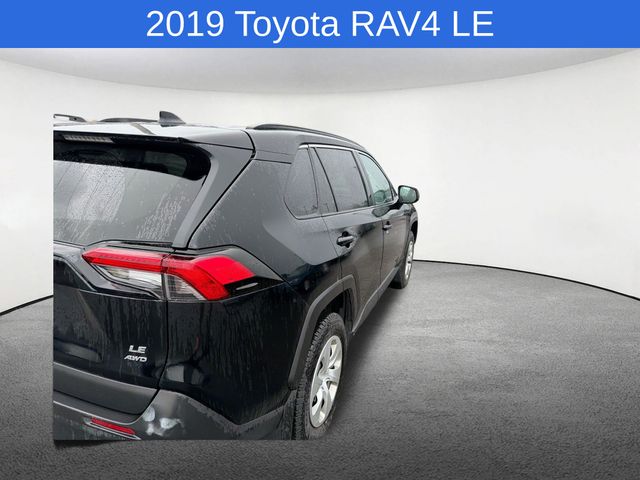 Thumbnail: 2019 Toyota RAV4 - 17