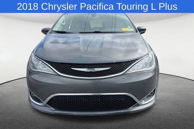 Thumbnail: 2018 Chrysler Pacifica - 7