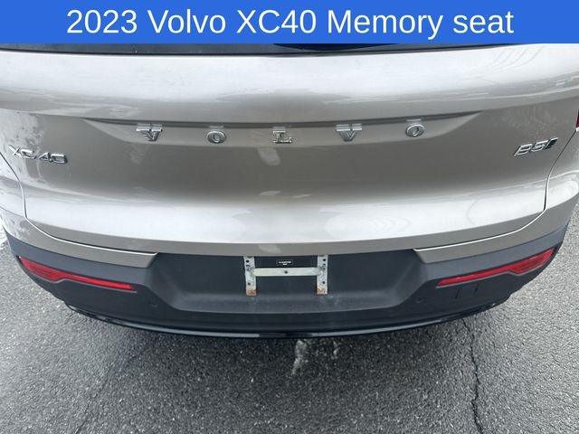 Thumbnail: 2023 Volvo XC40 - 16