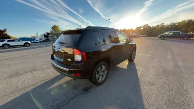 Thumbnail: 2015 Jeep Compass - 9